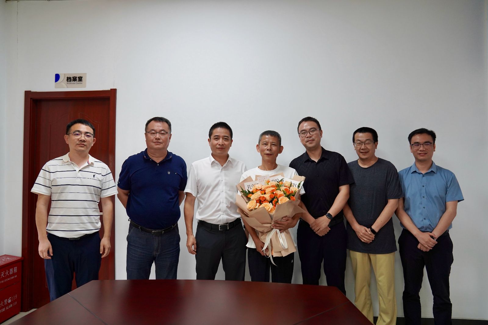 萧山交投路桥工程公司工会以温情座谈会欢送退休老职工.jpg